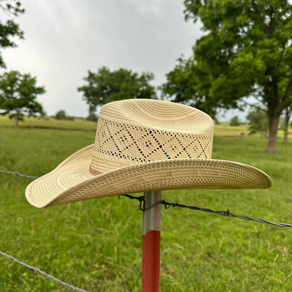 Like new straw cowboy hat prohat